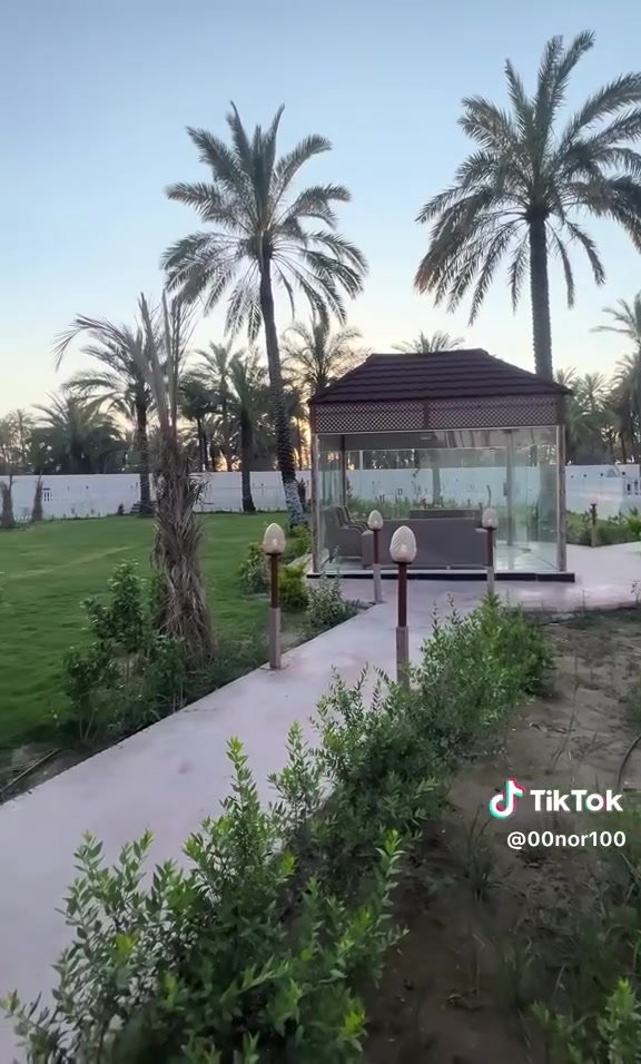 افضل مشروع استثماري وخصوصاً مقبلين ع الصيف 
مزرعه للبيع مؤثثه جاهزة 
المساحة 1800متر طابو زراعي شرط التحويل 
الموقع ديالى الحديد قرب مدرسة اول حزيران ( 4 دقائق فقط عن شارع بغداد)
لمعرفة السعر اكتب كلمة ( مزرعه)
او يفضل الاتصال على الرقم ***********
