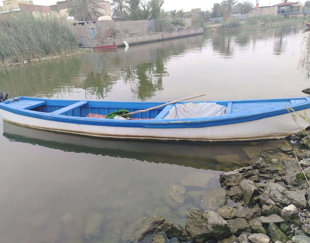 السلام عليكم
بلم ثيبر مع مكينه حجم ٥٠ ياماها ياباني اخت الجديد مستخدمه يوم واحد بالعراق  بلم طول ٨ مترات و٣٠ والعرض متر و٢٠ سعر ٣٢٥٠ وبيه مجال قليل الشراي بخدمتة ***********
