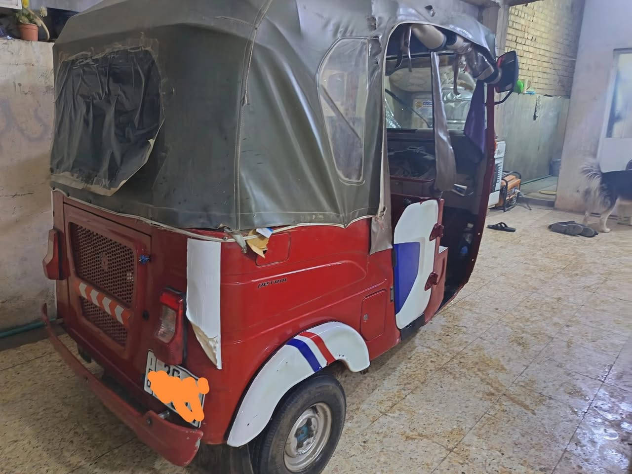 سلام عليكم تكتك للبيع موديل 21 تكتك نضيفه جدا وبحاله جيده مناقصهه اي شي كبل نزلهه للشارع سعرهه 7500وبيهه مجال بسيط حق الجيه رقم انكليزي سنويه انكليزي مكان التكتك ديالى خالص للاستفسار ***********
