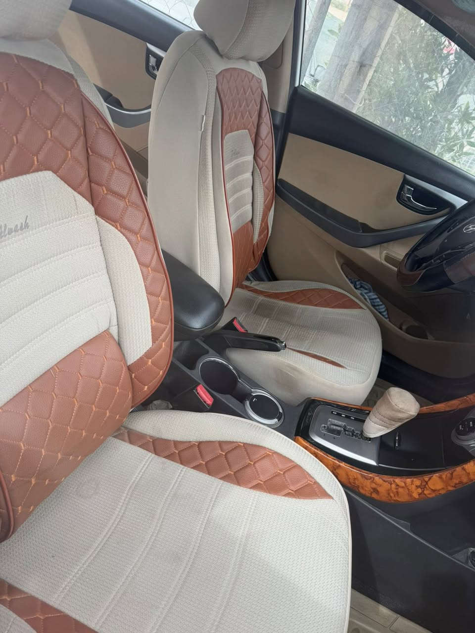 النترا 2014 فول بصمه تبريد قطعتين كشنات كهربائيه تحكم ستيرن اشاير بالمري فتحه 5 ويل كب 
مكفوله من الضربه والصبغ وما بيها تبديل قطع / بيها شخوط بسيطة وبيها كارت اصبعين 
ماشيه 130 
كير مكفول 
المحرك مجفت 
الصور بدون غسل السياره ولا بوليش 
السياره بأسمي و صارلها 12 سنه عندي يعني السياره عله ايدي 
السعر 125 
*********** 
وتساب
