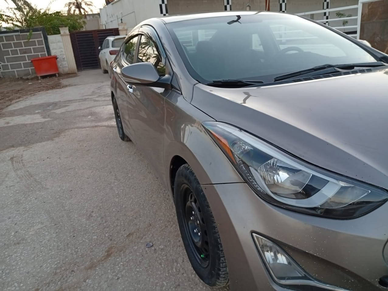 سلام عليكم النترا موديل 2016 فول مواصفات وارد مريكي حادث جاملغ امامي وبيه صبغ عام الجماليه محرك دوش الفين وكير وحداديه وتبريد وتخم تاير سياره جاهزه رقم بغداد مداور السعر المطلوب 95وبيه مجال الشراي يتصل ***********///***********
