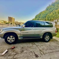 لاندكروز 2005 vxr مواصفات لكزس  جكات  دبل تانكي  تحكمات ستيرن  ثلاجه  ...