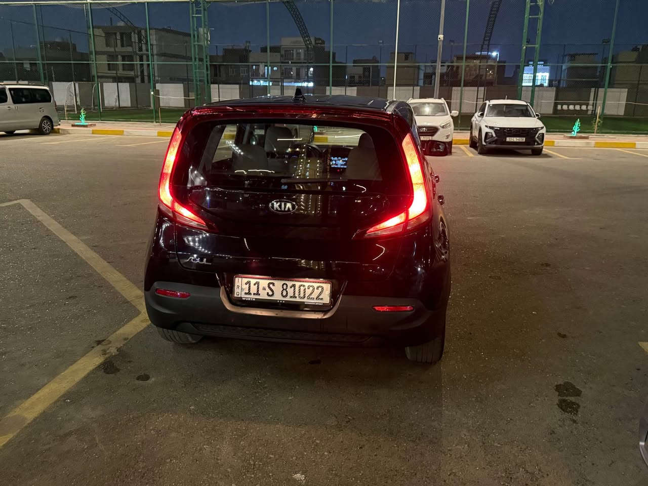 ‏السلام عليكم 
سيارة للبيع 
كيا سول 2020 
اللون أسود
محرك 2000 Dash وارد أمريكي دوش
كير و محرك و تبريد مكفول
مكان السيارة مجمع السلام السكني 
رقم الهاتف  *********** 
توجد صور الحادث في الخاص
 السيارة استعمال بيتي السيارة باسمي 
رقم بغداد بغداد, العراق
