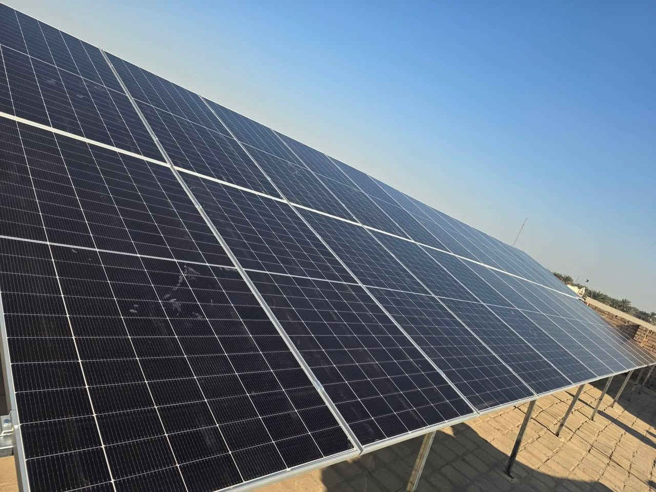 على بركة الله 
تم تنصيب منظومة 50 امبير نهارا & 50 امبير ليلا
الى الاخ حسن تايه
<<<<<< مكونات المنظومة >>>>>>
- الواح " لونجي " 610W وجهين 16 بازبار عدد ٢٥ لوح
- بطاريات نوع "" ايتل "" بقدرة 14.3KW عدد 4 
- انفيرتر نوع " كرينيد " بقدرة 12KW عدد 2
- هيكل حديد مغلون مقاوم للصدا 
- اسلاك وقواطع وجوزات حماية بجوده عاليه تركي المنشا
سارع واحجز منظومتك 
***********
***********
