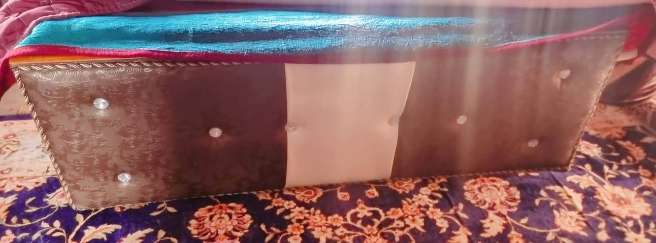 تخت كامل للبيع سعر 100مكاني موصل أيسر الرشيديه رقمي ***********
