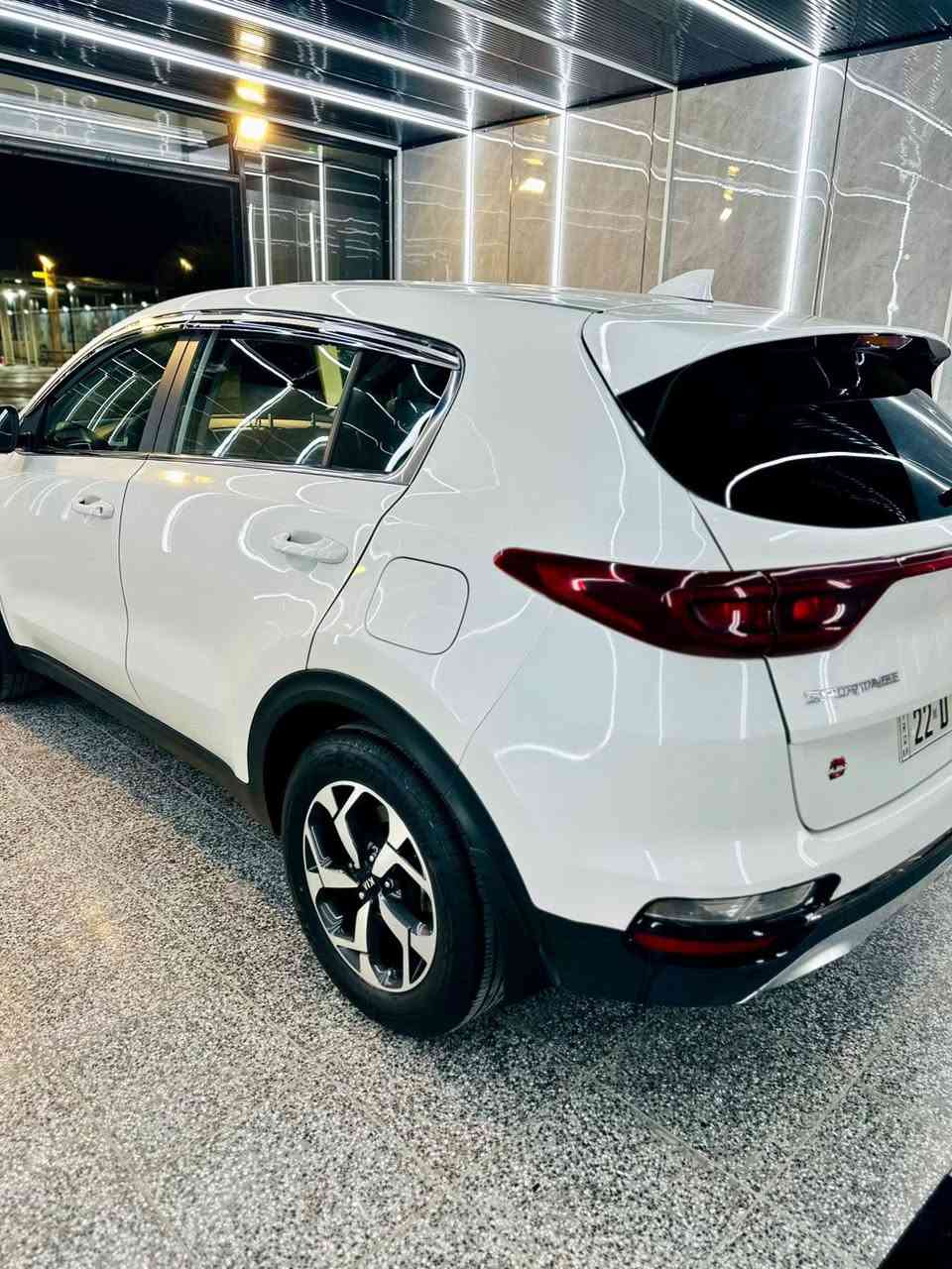 🔸️السلام عليكم
🔸️للبيع كيا سبورتج موديل2021وارد كندا
🔸️اللون أبيض صدفي  مرقم اربيل الجديد 
🔸️سنوية بسمي فحص و هزة جديد
🔸️ تخم تاير تايلندجديد باتري أمرون جديد 
🔸️السياره جديده ماشية39m
حادث السيارة قبق الجنطة مبدل نفس الؤن والدعامية الخلفية باقي السياره  من كير مكينة كفالة بچم كبس شرط الفحص 
أيرباكات السيارة كلهة سليمة شرط الفحص 
🔸️المواصفات 
🔸️شاشه كبيره تدعم الكار بلي 
🔸 شاشة أعطال بلدشبول
🔸حجر البيئة بلادي
🔸️تحكم استيرن جهتين 
🔸️ثلاث انظمه قياده 
🔸️تبريد قطعتين    
🔸️مانع انزلاق + كروز سرعة 
🔸ويل كب دسكات امامي خلفي
🔸️محرك 2400 GDiفور ويل
🔸️منضومةLedعالي ناصي بلوجكترأوسروم 
🔸️سيرفس كامل دهن فلاتر الحسام السعر 185 وبيهة مجال عنواني بغداد
***********
