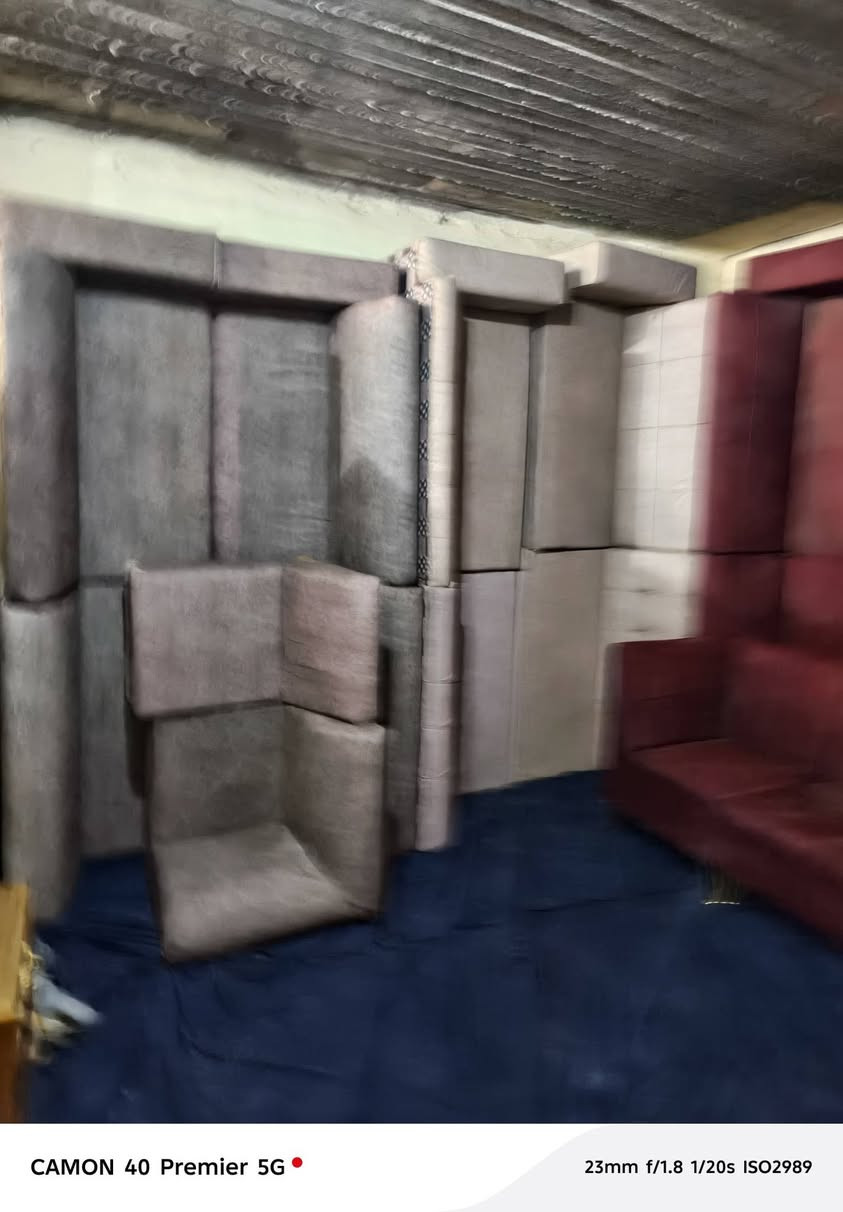 السلام عليكم يوجد لدينا دواوين المستعمل والجديد للاستفسار والتواصل *********** واتساب العنوان كاطون الرازي شارع ابو رباح في معرض ومزاد وعد
