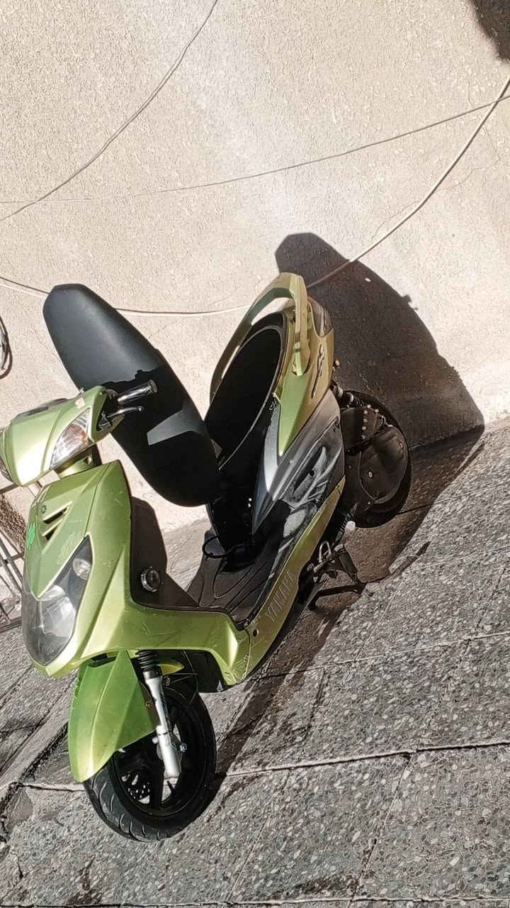 سلام عليكم سكنس فحل نوزل خطين للبيع دراجه عليه ادامه كامله  نكره سلف بكل وكت دراجه زوج تايره جديد لونه مميز بيه جم قطعه تزويد قبق فلاوين اصلي دبلات خلفيه صلنصه  دراجه شلعه ومعدل شك لكاع  كهرباءيات كله شغاله وبيه براغي رياضي كشنه مدوشم جديد دراجه جاهزه للاخير مكاني لكراده متواجد فيس واتساب *********** دراجه معروضه 850وبيه مجال للطيبين
(لوتي تسمع حجايه مو حلوه)
