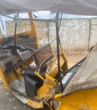 تكتك للبيع موديل 21 رقم سنويه محتاج فلوس العمليه وريد ابيعه  وضعيته مك...