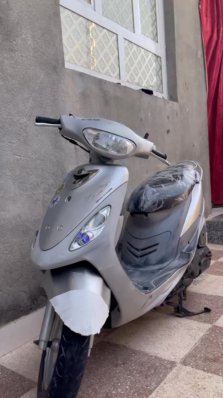 ماكس منغولي دراجه نضيف  
كفرات دراجه اصلي ختم واحد
 مكينه مامفتوحه دراجه جديد 
سعر 800  
***********
