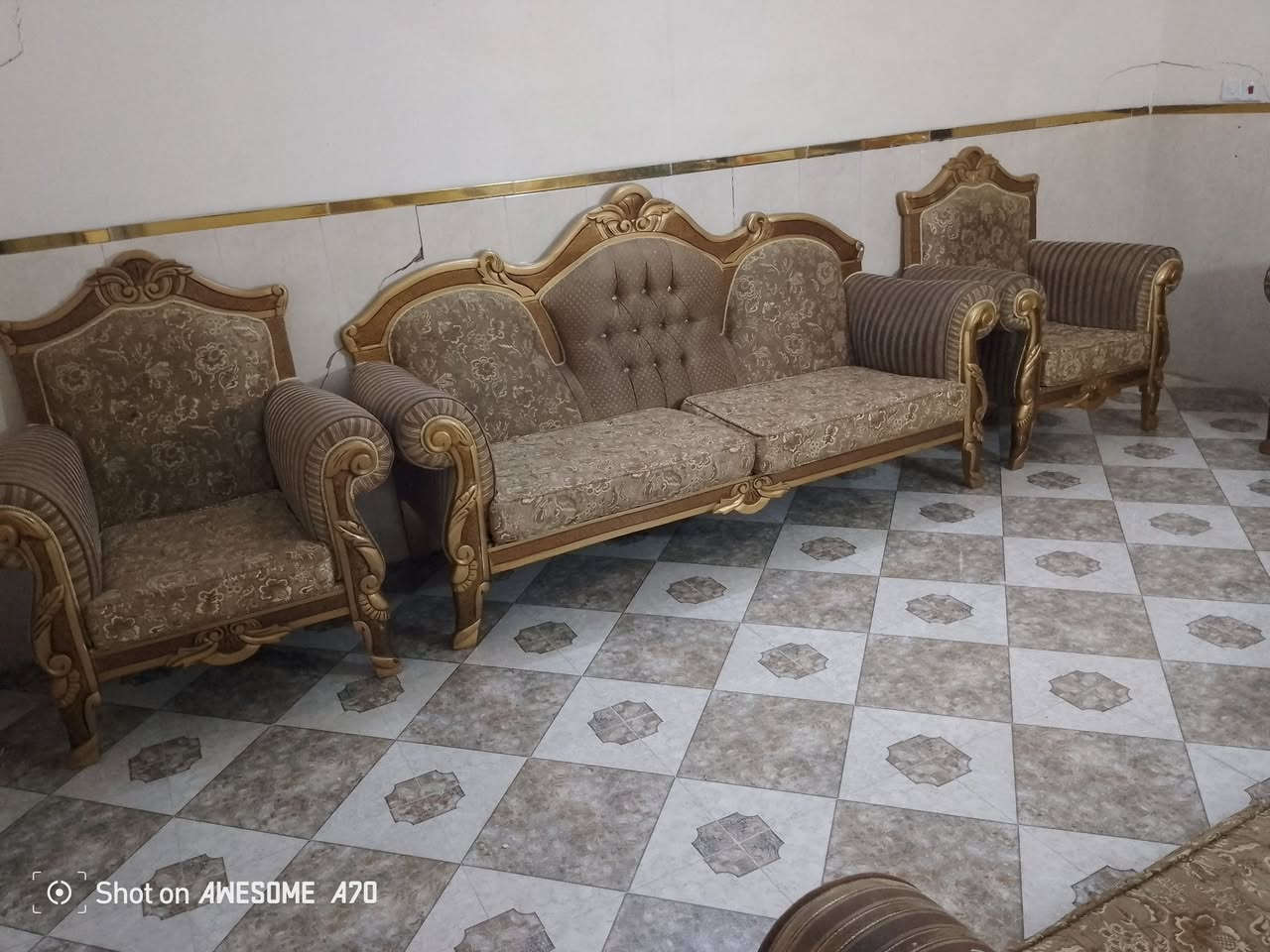 قنفات ملكي سعر(٣٥٠)الف***********
