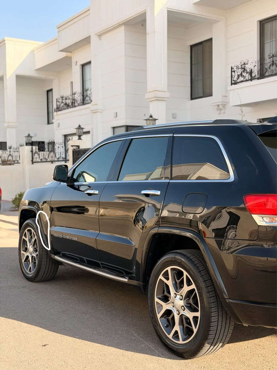 السلام  عليكم ورحمة الله وبركاته
جيب گراند شيروكي - Jeep Grand Cherokee
‏‎‏‎وراد خليجي .     —    بدون ايرباك
‏‎‏‎الموديل           —    2019

فئة.                 —   اوفرلاند (جكات) استيراد شركة هارلم 

حجم المكينه   —     3600/ V6

‏‎‏‎اللون               —     اسود    

‏‎‏‎المسافه المقطوعه — 83.000mi
بطاقة بنزين كركوك موجودة وياها

‏‎‏‎المواصفات 

‏‎‏‎- بصمة تشغيل 

‏‎‏‎- بصمة أبواب 

‏‎‏‎-تشغيل عن بعد 

‏‎‏‎-ترحيب عند الاقتراب 

-رادار امامي 

-رادار جانبي 

-رادار خلفي 

-تحديد مسار 

-جكات تصعد  تنزل

-تنبيه قبل الاصطدام 

‏‎‏‎-كشنات جلد 

- شاشه ديجتال 

-ستيرن كهربائي 

-اناره محيطيه 

-اشاره بالمرايه 

-حساس امامي خلفي 

‏‎‏‎-شاشه كبيره تدعم نظام الأبل كار باي ونظام الاندرويد

-شاشه عداد ديجتال

-فتحت سقف بانوراما 

‏‎-دبل اكسل 

‏‎-اوتو ستوب

‏‎-وضعيات قياده 

‏‎‏‎-كشنات تدفئة ( اماميه - خلفيه ) 

-كشن السايق خزن ميمور

-كشنات اماميه تبريد 

-ستيرن تدفئة

‏‎‏‎- ستيرن بحركه كهربائيه 

‏‎‏‎- تبريد مركزي 

‏‎‏‎- بگ لايت LED 

‏‎-صندوق كهربائي 

‏‎‏‎-كرسي السايق والراكب بحركة كهربائيه 

‏‎‏‎-تحكم ستيرن جهتين 

‏‎‏‎-تحديد سرعه 

‏‎‏‎-مانع انزلاق 

‏‎‏‎-ليد نهاري

‏‎‏‎-كامره خلفيه دواره 

‏‎‏‎باقي المواصفات المعروفه 

‏‎‏‎رقم السياره    — اربيل
‏‎‏‎موقع  السياره — اربيل  

‏‎‏‎السعر            — دزلي على واتس اب فقط 
رقم واتس اب : *********** كركوك, العراق
