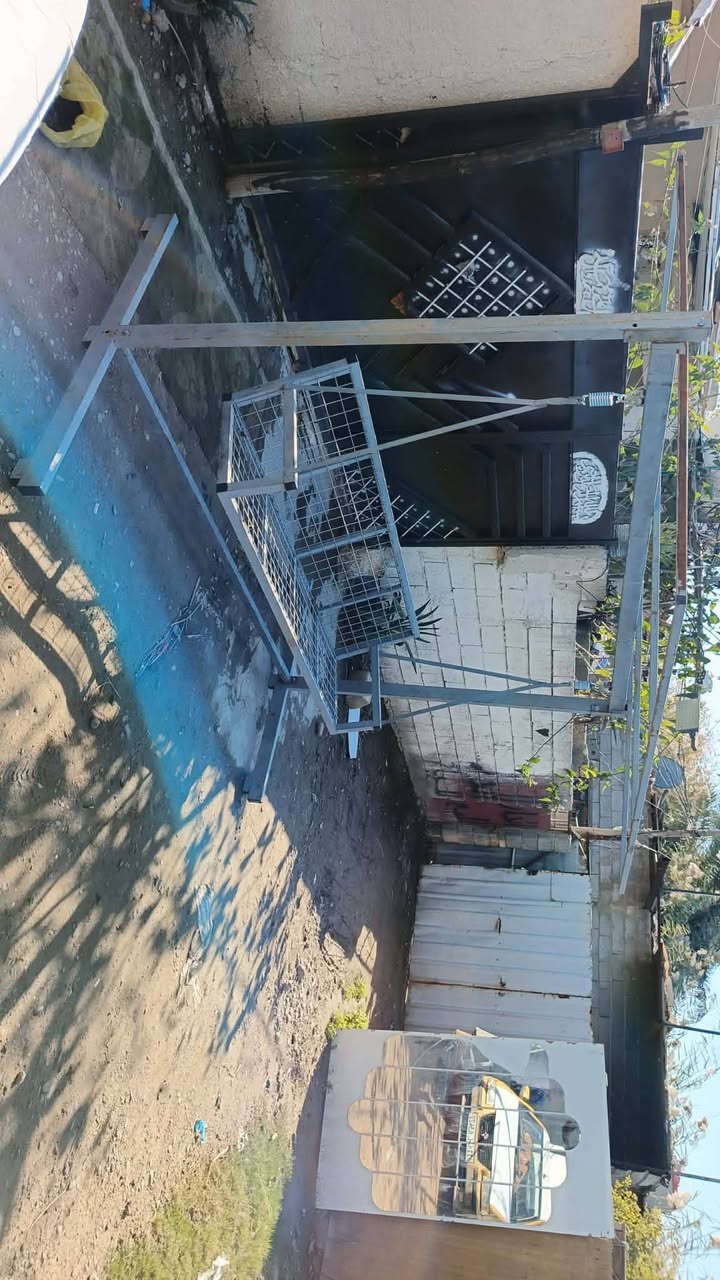 مرجوحة عرض مترتين ونص السعر 225 وبيهة مجال بصيط بغداد ***********
