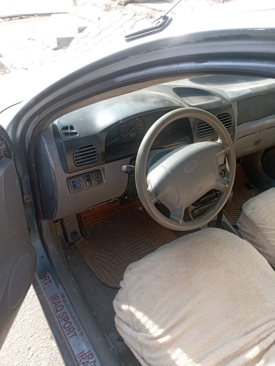 كيا ريو 2002 سيارة جاهزه بس تبريد سعرها 38 مكان نجف اتصل وادلل ***********
