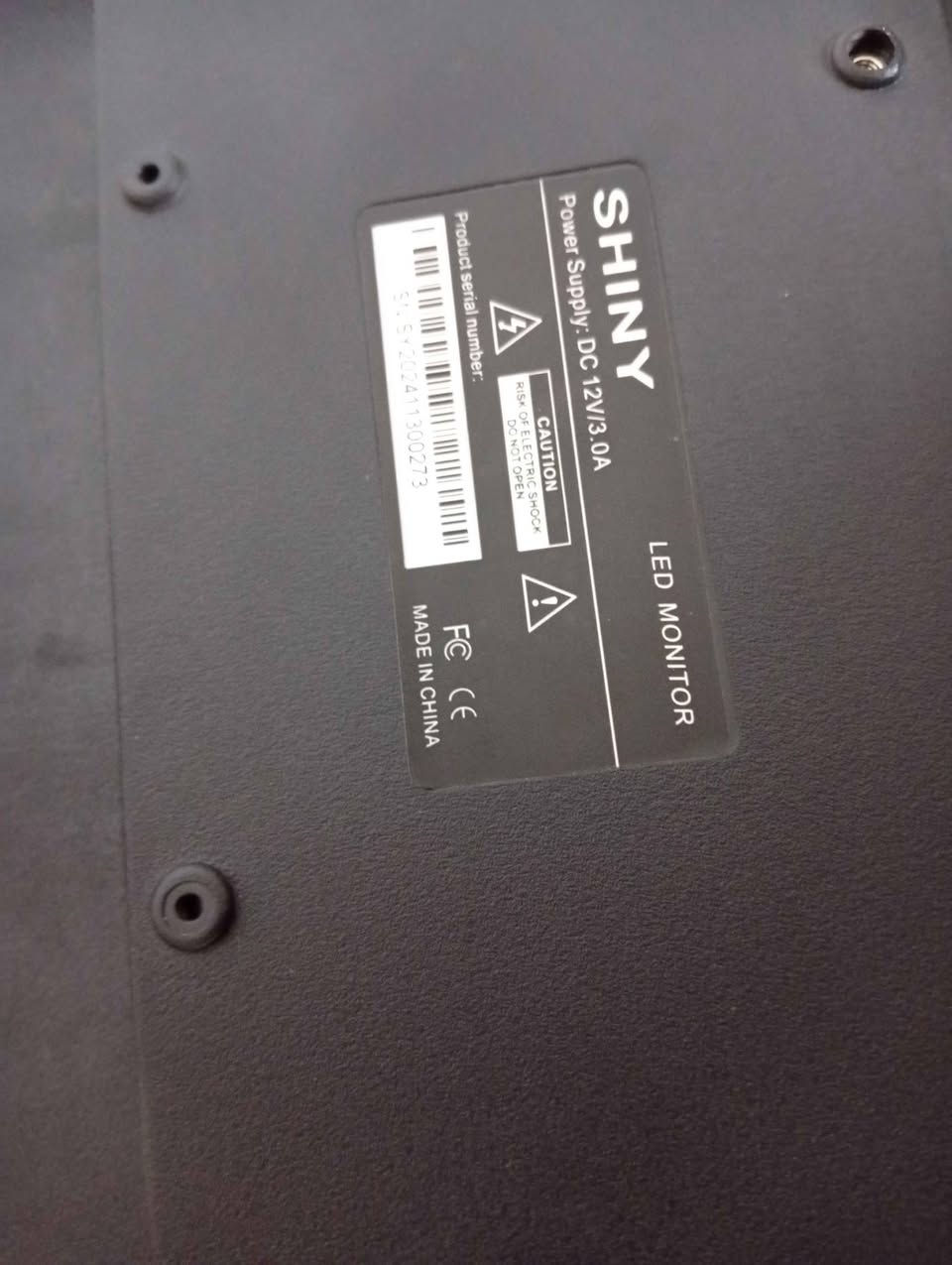 📢 للبيع شاشة SHINY Gaming Monitor
🔹 الماركة: SHINY Version
🔹 الحجم: 24 بوصة
🔹 التردد: 75Hz
🔹 المنافذ: HDMI + VGA
🔹 تدعم إخراج الصوت الخارجي (Audio Out)
🔹 الكارتونة الأصلية موجودة.

📌 ملاحظة:
الشاشة تحتاج فقط ضبط/تصليح الإضاءة، لذلك تُباع كما هي.

💰 السعر: اكتب سعرك المناسب وراسلني.

📍 الموقع: بابل - الحلة - حي الجزائر.

🚚 التوصيل متوفر إلى جميع أنحاء العراق.

📞 للتواصل واتساب: ***********

