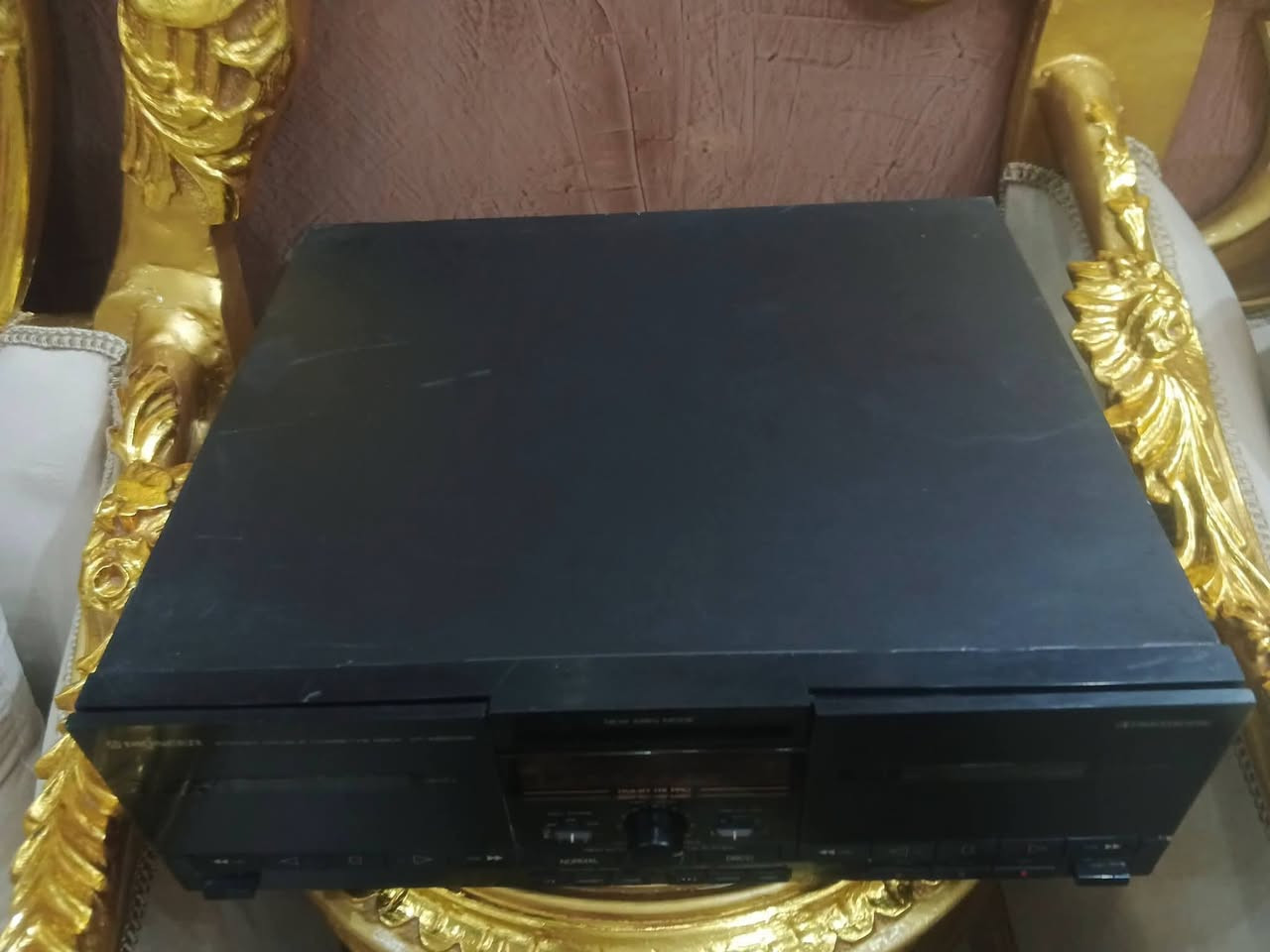 مسجل بايونير ياباني فحم غير مفحوص الباب الأيمن مخلوع موضح ب الصور سعر 25مع توصيل ***********
