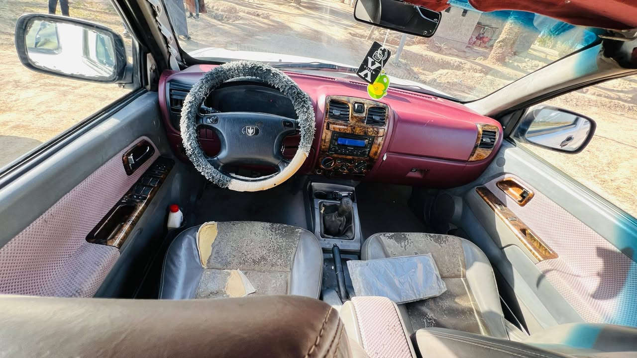 جنبي للبيع السياره نضيفه مال جناي مكفوله من كير ومحرك وشاصي تخم تاير  كهرباءيات كامله السياره به جاملغ مصبوغ رقم بغداد الماني المكان بابل الخميسيه قرب الدولي الاستفسار ***********
