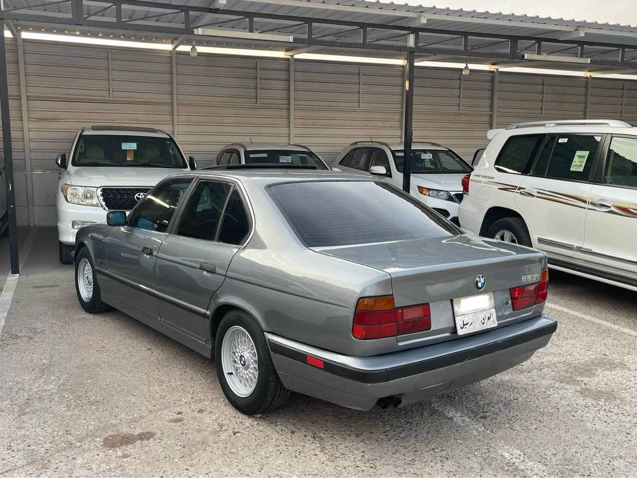 سياره BMW 
موديل 1991
حجم محرك 525 بيلادي
 سيارة فول فول مواصفات ☑️
سيارة عام بخ جمالية 
هيكل سيارة حيل حيل نضيف 
كير و محرك شرط 100%100
تبريد ثلج ❄️
سعر سيارة 64$ ورقة مجال
غرامة عليها 11$ ورقة انزل من سعر سيارة 
مكان سيارة عقرة 
رقم تلفون واتساب فايبر 
رقم تلفون 
كورك ***********
زين *********** اكر, نينوى
