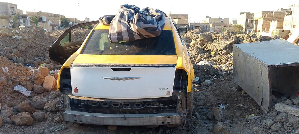 سلام عليكم عندي غراض اوباما لبيع لون اسود الاستفسار  *********** مكاني الناصريه سوق الشيوخ
