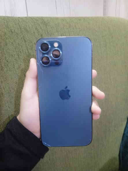 سلام عليكم 12برو ماكس مبدل ضهر والضهر مكسور مثل ما موضح بل صورة البطارية 78والباقي مكفول الضهر ب25 السعر 375قفل من الاخير الموقع بغداد شارع فلسطين الرقم *********** متواجد واتساب فقط رسائل فقط
