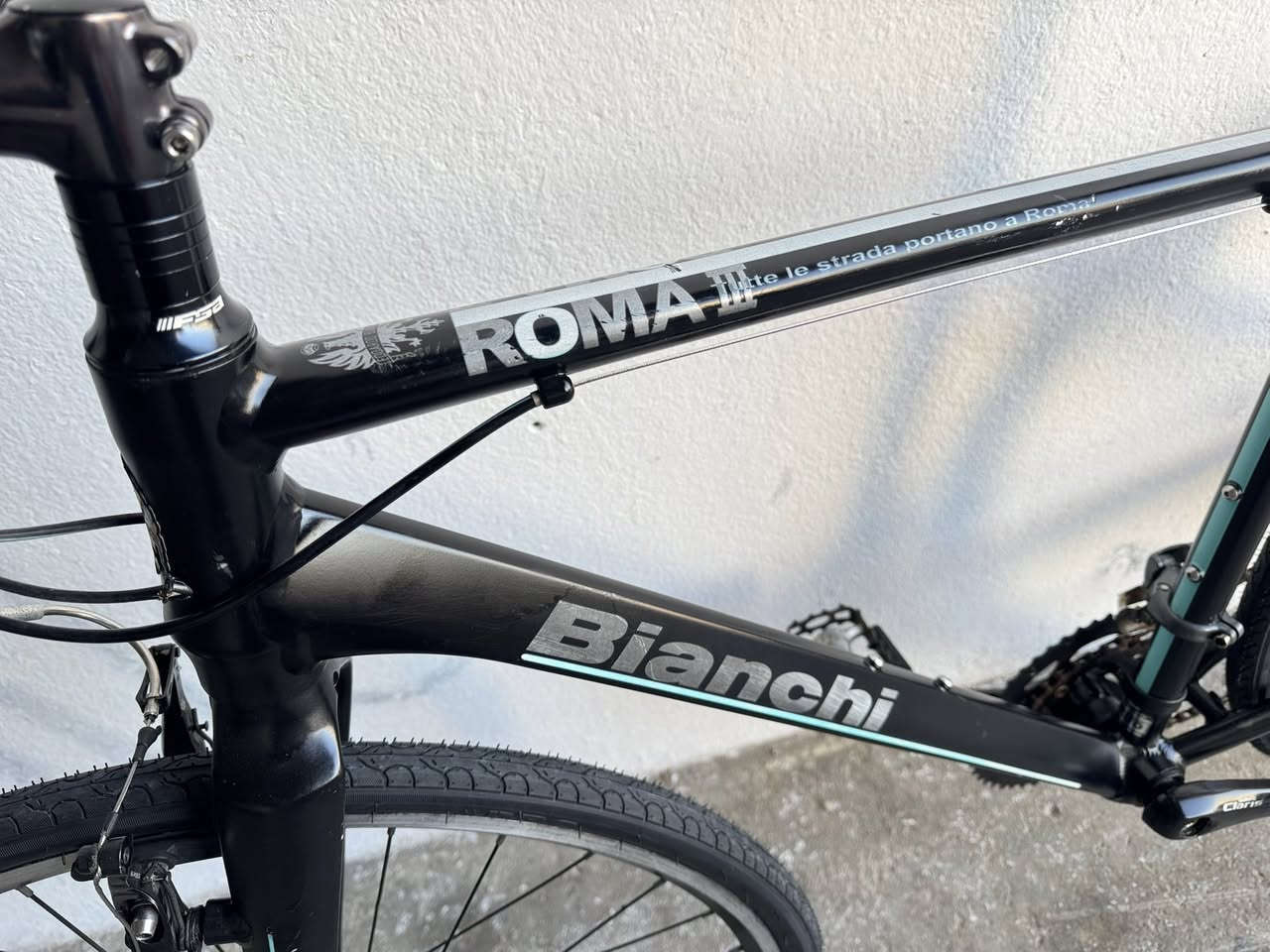 السلام ً عليكم ً اخوانيً الغواليً عندي هذيً 700
حجم 28 قياس M فريم 50 ماركة (Bianchi)
غني عن التعريف ماركة ايطالي الصنع معدنه المنيوم 
سستم شيمانوا كلاريس 2/8 ناقل اماميً خلفيً 
كلاريس الدراجة كلش نظيفة شكد متصور نظيفة 
عل وضع البلادي ختم واحد سعرهاا 250 الف 
وبي مجال بصيط عنواني موصل تتوفر خدمة 
توصيل لجميع محافظات العراق وتحياتي للجميع


**إذا كنت صاحب هذا الإعلان وتريد حذفه لأي سبب، رجاءا أرسل رسالة إلى الدعم الفني**