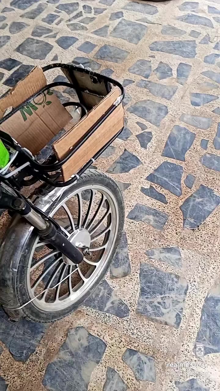 دراجه شحن للبيع البطاريه زينه ودراجه يعني عايزهه ترتيب اشاير وهاذ رقمي موجود واتساب وهنا *********** وسعر 250وبيهه مجال حك جيه الطارميه الطابي
