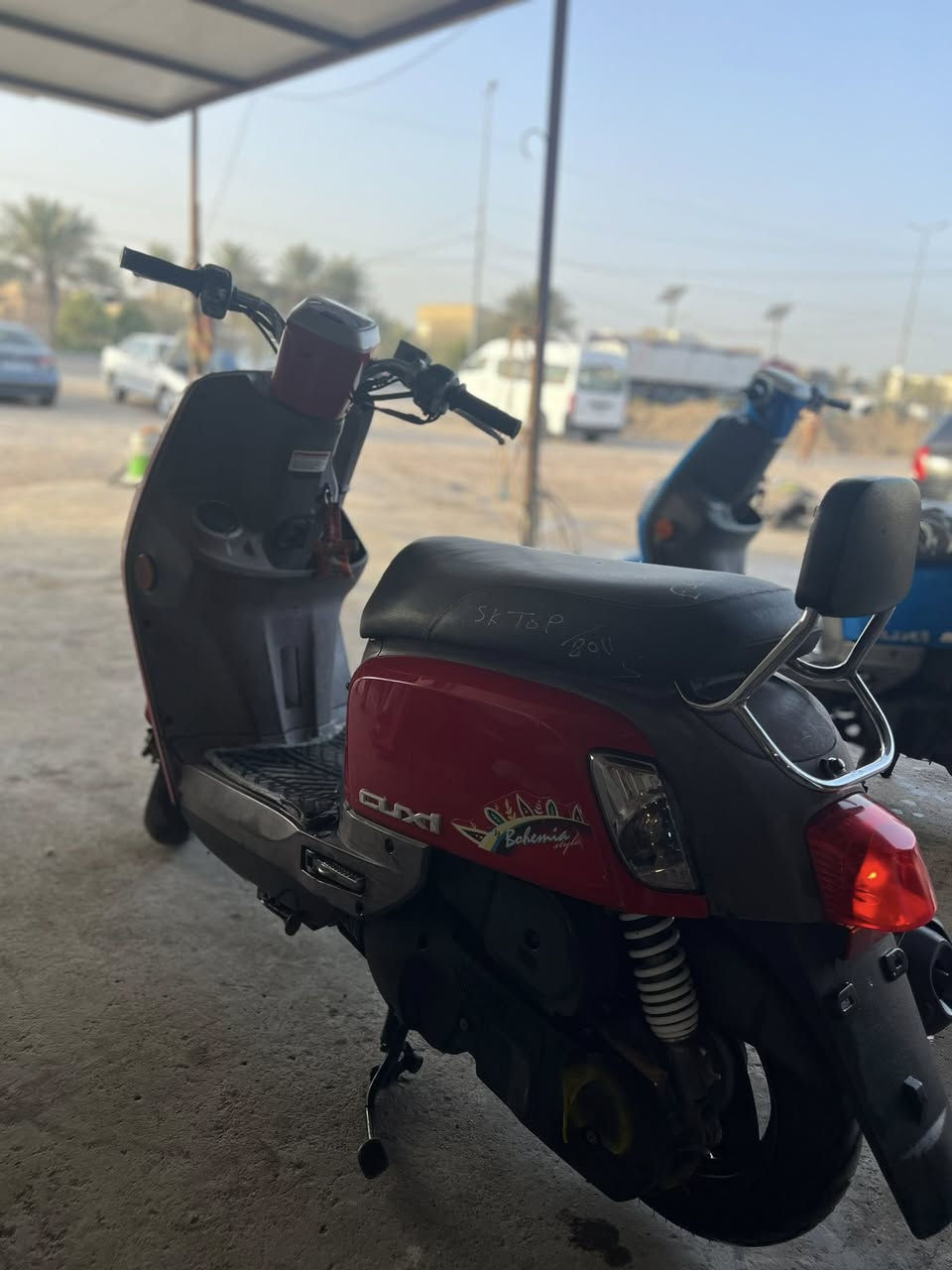 السلام عليكم دراجه ماكس بوليس مصطره للبيع موديل 11 ثنينهن الحمره ماشيه 38 والزركه ماشيه 32 السعر 1250 الوحده مكاني بابل مسيب لاستفسار ***********
