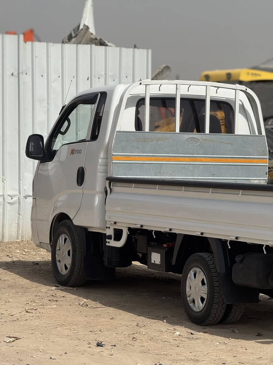 كيا بنكو موديل ٢٠٢٣ رقم بغداد فول مواصفات سياره جاهزه على الاخير مال جناي وشوفت عينك بلصور السياره بيها قطعه تبديل فقط باب السايق والباقي كفاله 

‭٠٧٨٢ ١٧٠ ٨١٠١‬
‭٠٧٧٤ ٨٠٧ ٧٦٤٦‬
