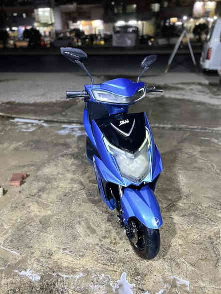 دراجه شحن شكل سكنس 6بطاريت للبيع 700 وبيها مجال راسلني وتدلل ***********
