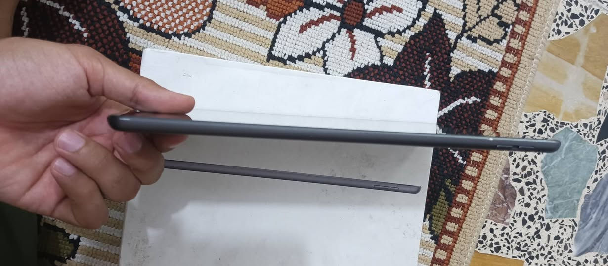 ايباد 9ذاكرة 64 نظيف مثل ماموضح بالصورة بطاريتة مااعرف شگد بس باللعب يبقى 5ساعات واكثر وكارتونتة موجودة وشاحنتة موجودة ولامبدل ولامفتوح برغي 
وعالفحص وضمان 
نهايتة 240 
مكان بغداد


**إذا كنت صاحب هذا الإعلان وتريد حذفه لأي سبب، رجاءا أرسل رسالة إلى الدعم الفني**