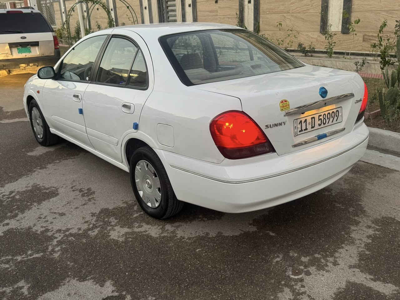 للبيع 
نيسان سني ياباني 2009
فول اوتوماتيك
جاهزه للاخير بدون نقص كير محرك كهربائيات كلشي شغال سويج ريمونت سنتر لك اربع جام كهرباء حداديه جديده خلفي امامي تبريد ثلج ومسويله ادامه كامله
رقم بغداد هزه جديده سنويه لل2030
بيه جاملغ امامي مبدل اصلي مال تفصيخ وبيه بارد 
سعر 98 مجال جدآ بسيط 
بغداد الشعب مقابيل سوق شلال
***********
