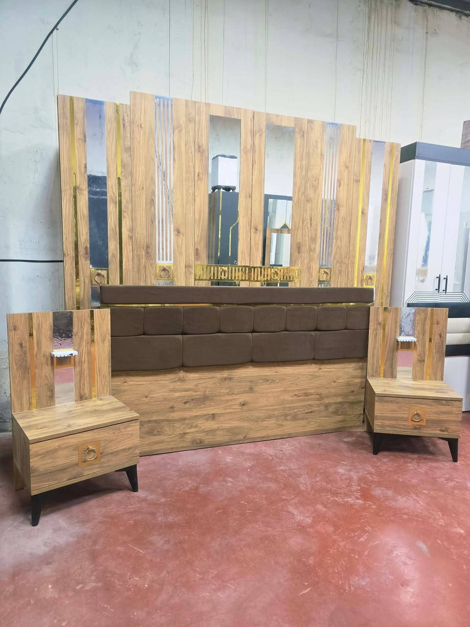 💎🔥 غرفة تركي مستخدم – 6 قطع كاملة 💎
💯 نظافة 95% |  نظام أبواب مرتبه
سرير مخزن  جك 
💸 السعر: 525 قفل
🪛 شد مجاني + 🚚 نقل مجاني


**إذا كنت صاحب هذا الإعلان وتريد حذفه لأي سبب، رجاءا أرسل رسالة إلى الدعم الفني**