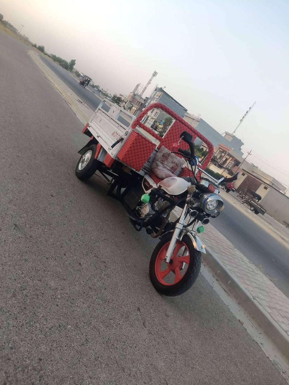 سلام عليكم ستوته 2021كمرك كامل بليته بيها محرك 200 كهربايات كله شغال تايرات جداد ستوته مايعوزها شي سعر مليون او 275 بي مجال شي قليل مكان كركوك ممدوده *********** خاص ماجاوب اتصل ع رقم
