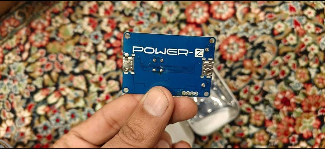 السعر 10 مع التوصيل 
2 بورد فحص قوة كيبل الشاحن للموبايل 
2 بوردات شحن


**إذا كنت صاحب هذا الإعلان وتريد حذفه لأي سبب، رجاءا أرسل رسالة إلى الدعم الفني**