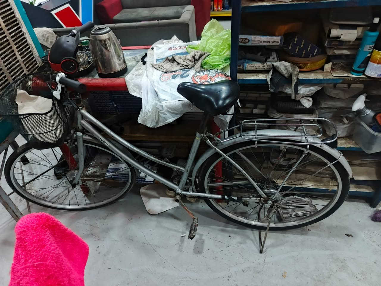 سلام عليكم مكاني بغداد الشعب بايسكل بناتي ب٣٥ وبي مجال تجي تاخذه وتدلل مستعجل على بيعته وهذا رقمي ***********
