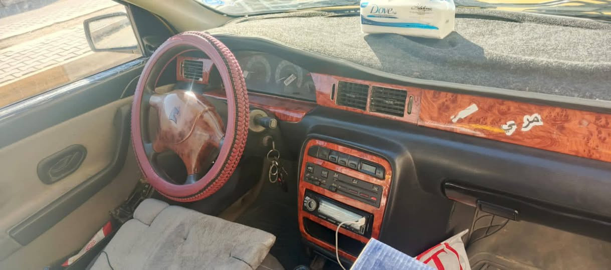 السلام عليكم سمند للبيع موديل 2009 سنويه لل 27 مصفره هيئه وغرامات سياره بسم راعيها شررط لامداور سعر38 وبيها مجال مكان سياره مكانها بغداد رقم ***********
