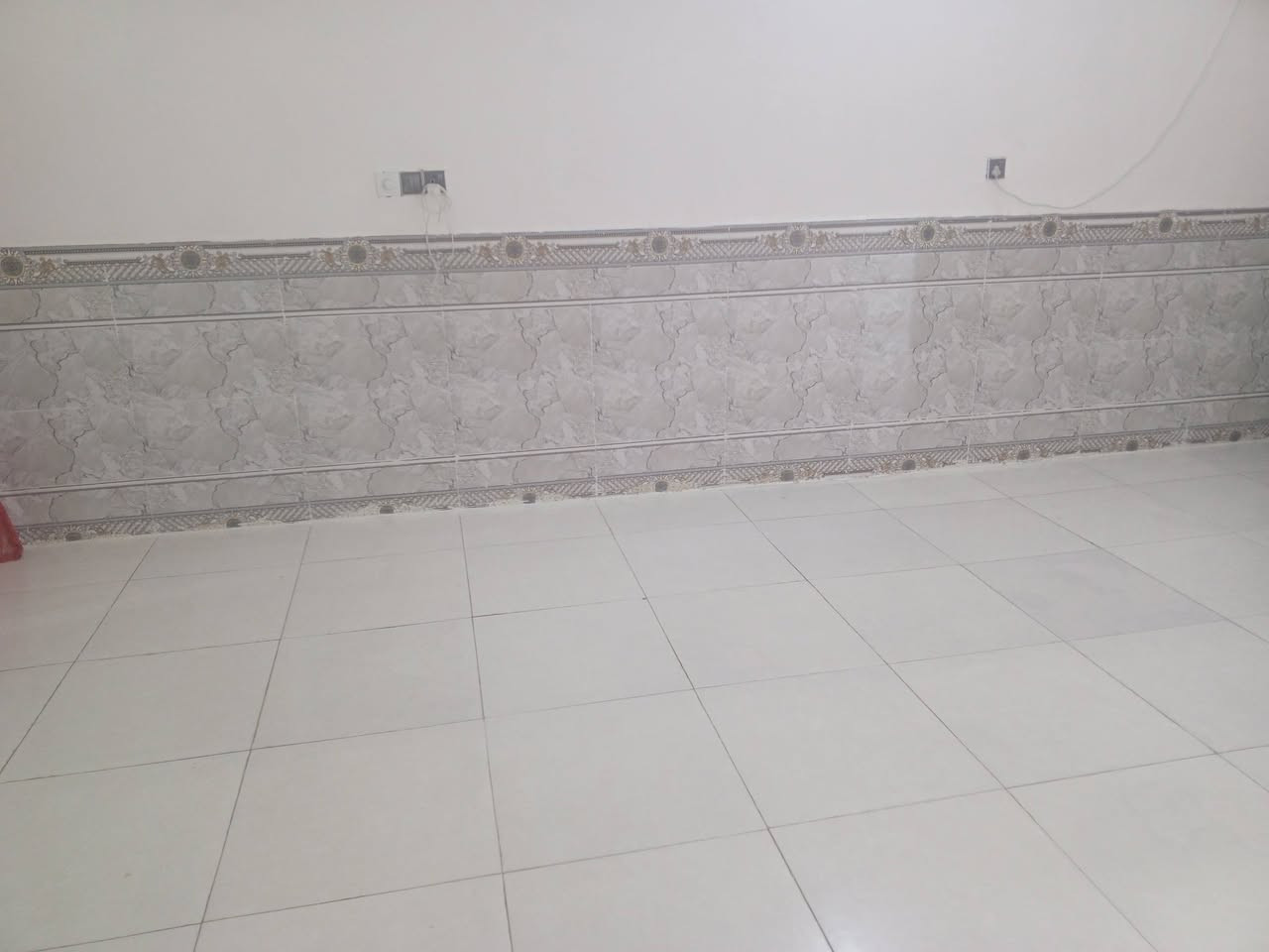 سلام عليكم بيت للبيع تجاوز حي الشهداء يم الطاقه ***********
