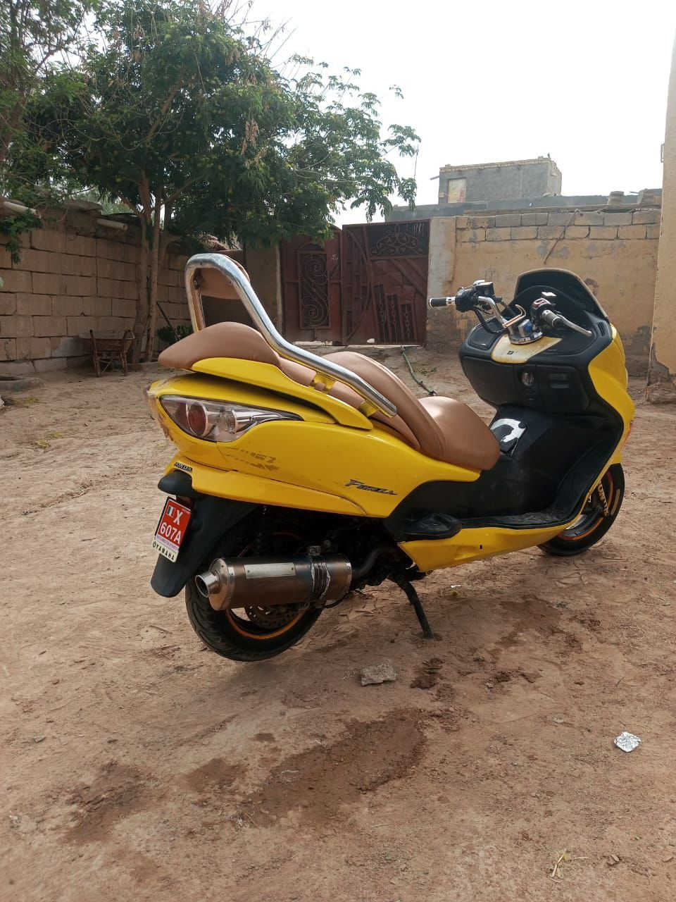 دراجه نضيفه للبيع وجاهزه من كلشي بصمه اوتوماتيك السعر 650 وبيه مجال بسيط رقمي *********** المكان عفك
