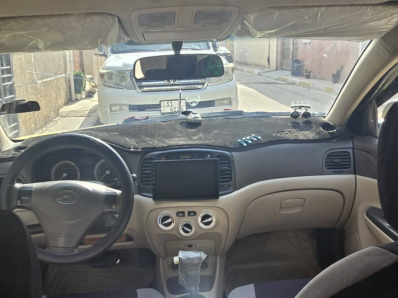 سلام عليكم  اكسنت  مقدس شركه عامه  موديل  11. سياره حلوه مثل ما وضحه بل صور محرك كير شادهن جديد  تبريد مضوه كامله هم جديده تخم تاير   سياره جاهزه    سياره بسمي  تحويل ثاني يوم  بيه ملحضات صبغ   بكاني الزعفرانية  رقم هاتف( ***********)
