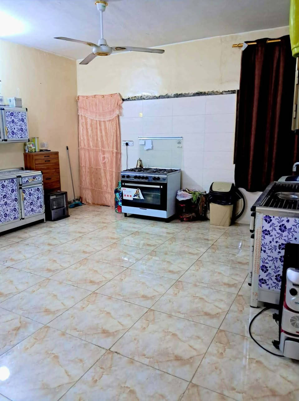 بيت للبيع طابقين طابق ثاني معزول
100م زراعي سند 25 
عنوان بغداد شهداء البياع شرطة الخامسة قرب جامع معاذ أبن جبل السعر 110 وبي مجال موقع مميز يم المدارس والروضه


**إذا كنت صاحب هذا الإعلان وتريد حذفه لأي سبب، رجاءا أرسل رسالة إلى الدعم الفني**