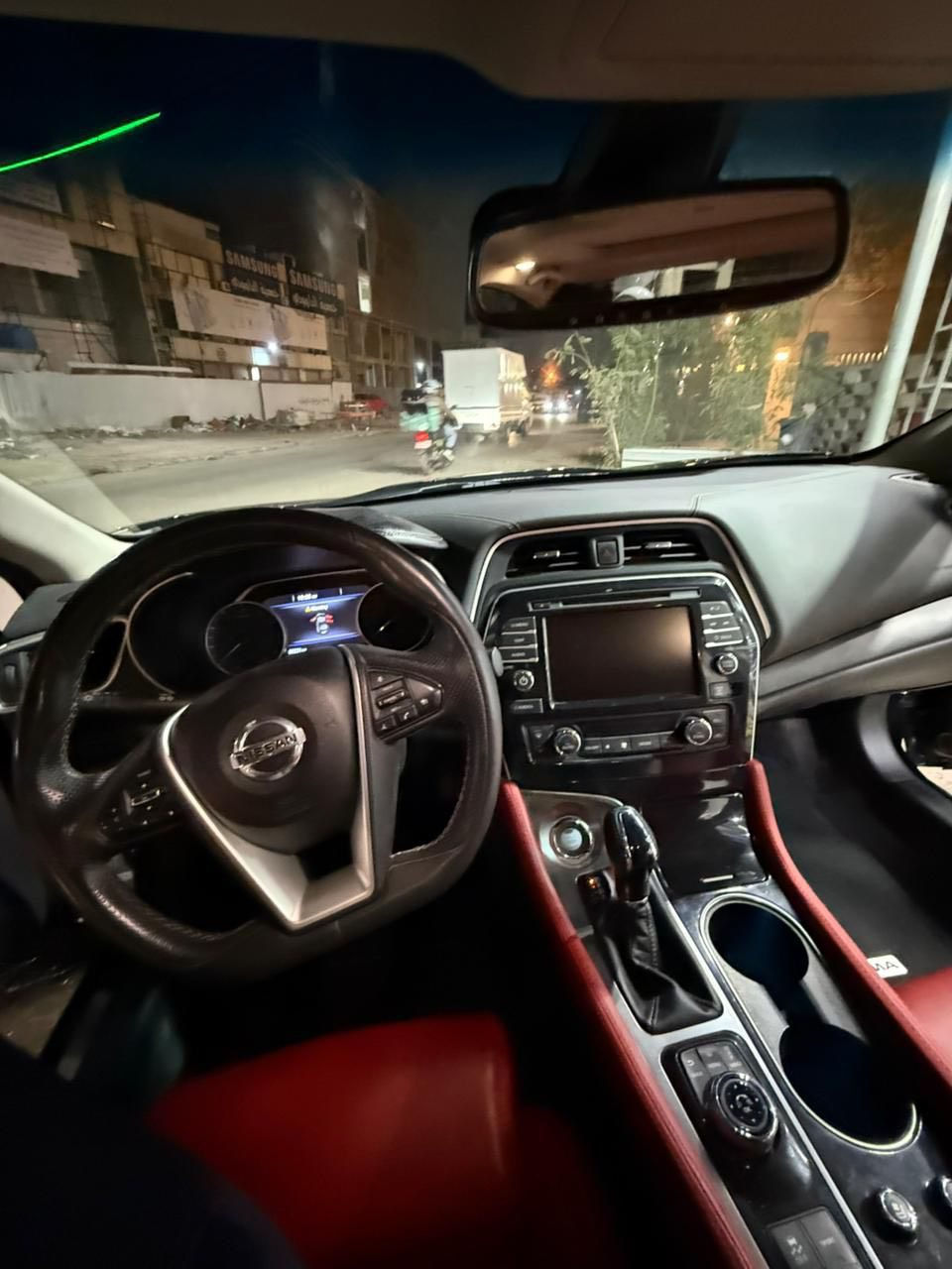 نيسان مكسيما ٢٠٢٢
داخل احمر فئة بلاتينوم. 

اعلى مواصفات بالنيسان 

سيارة لات زنون عدسة 

فتحة سقف كامرات ٣٦٠ درجة 

تنبيه مسار حساسات 

 محرك ٦ سلندر 

مثبت سرعة ابل كار بلي واندروريد. 

تدفئة وتبريد كشنات 

رقمي ***********

للاستفسار الاتصال على الرقم ماكو فقط الاتصال على الرقم 
مكان السياره بغداد
