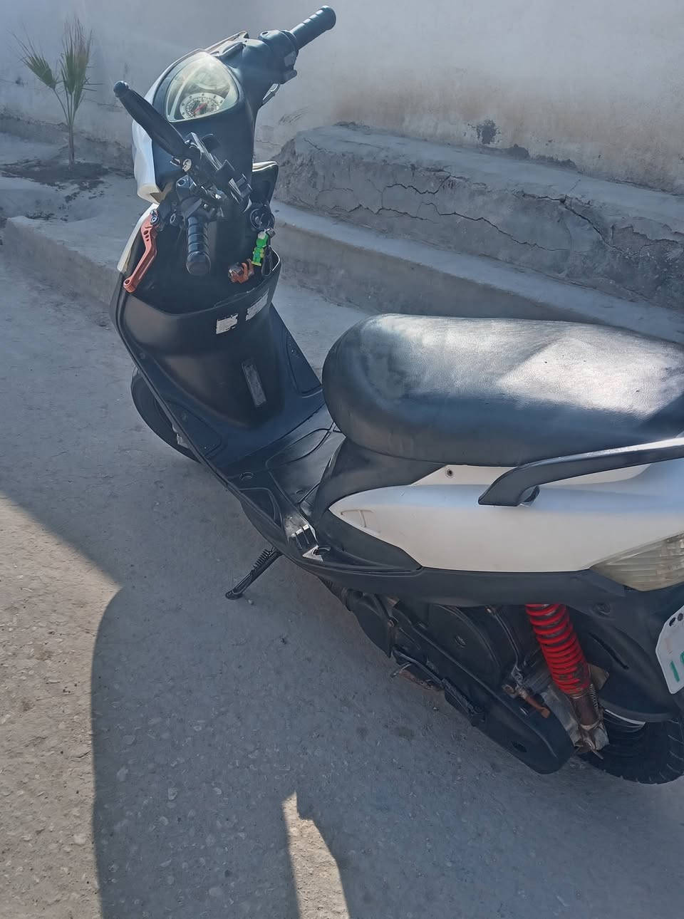 السلام عليكم ماكس عدله 120 بوش 55 مكينه خير من الله الدراجه اي نقص ما بيه الكهربائيات كله شغاله صالنصه FM رياضي السعر 425 للاستفسار ***********
