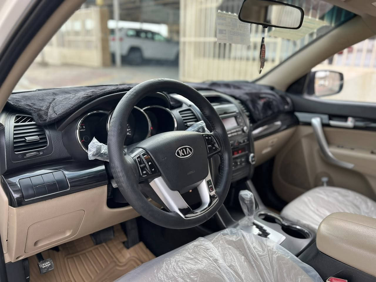 السلام عليكم
سورنتو 2012 رقم واسط كفاله  
4 سلندر 7 راكب 3 قطع تبريد 
الاستفسار:***********
 مكان سياره واسط كوت
