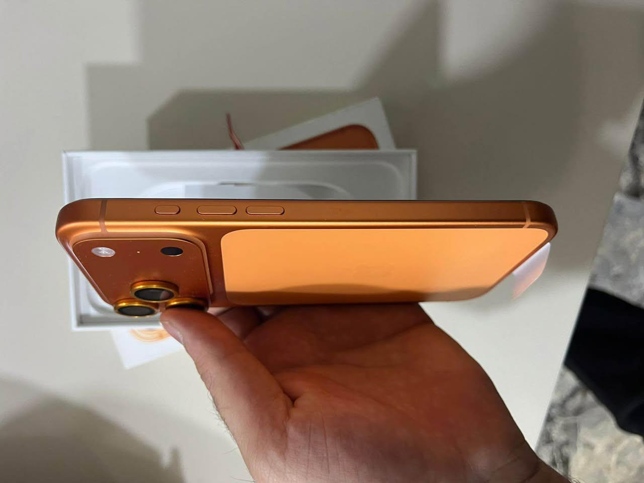 السلام عليكم 17 برو ماكس ايسيم ذاكرة 256  جهاز اخو الجديد مشحون 47 مرة بس كلش جديد السعر 1900 للستفسار *********** بغداد, العراق
