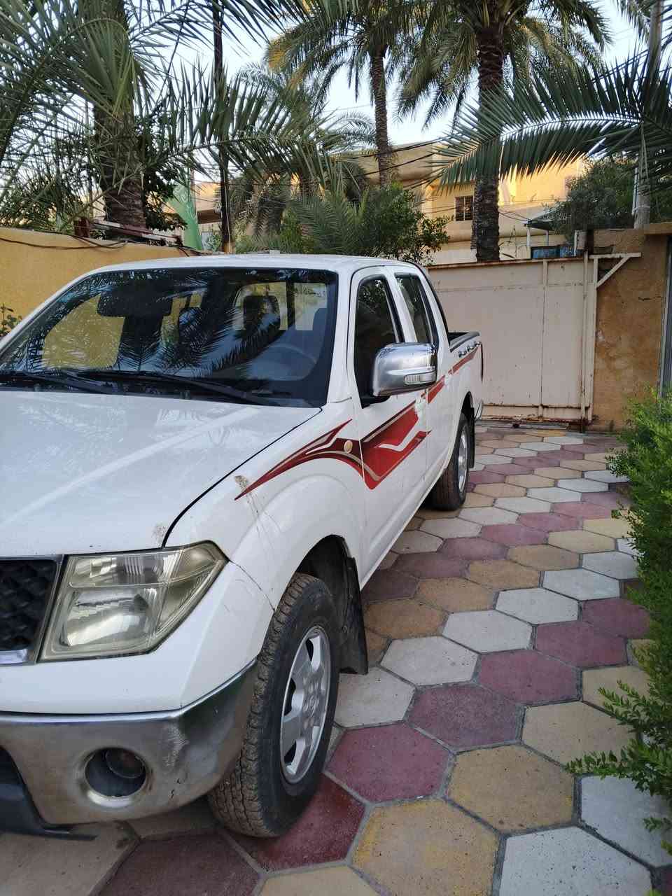 للبيع نيفارا موديل 2009 رقم بغداد كير محرك اكسل مكفولات السعر 100 وبيه مجال مكانه بغداد للاستفسار ***********
