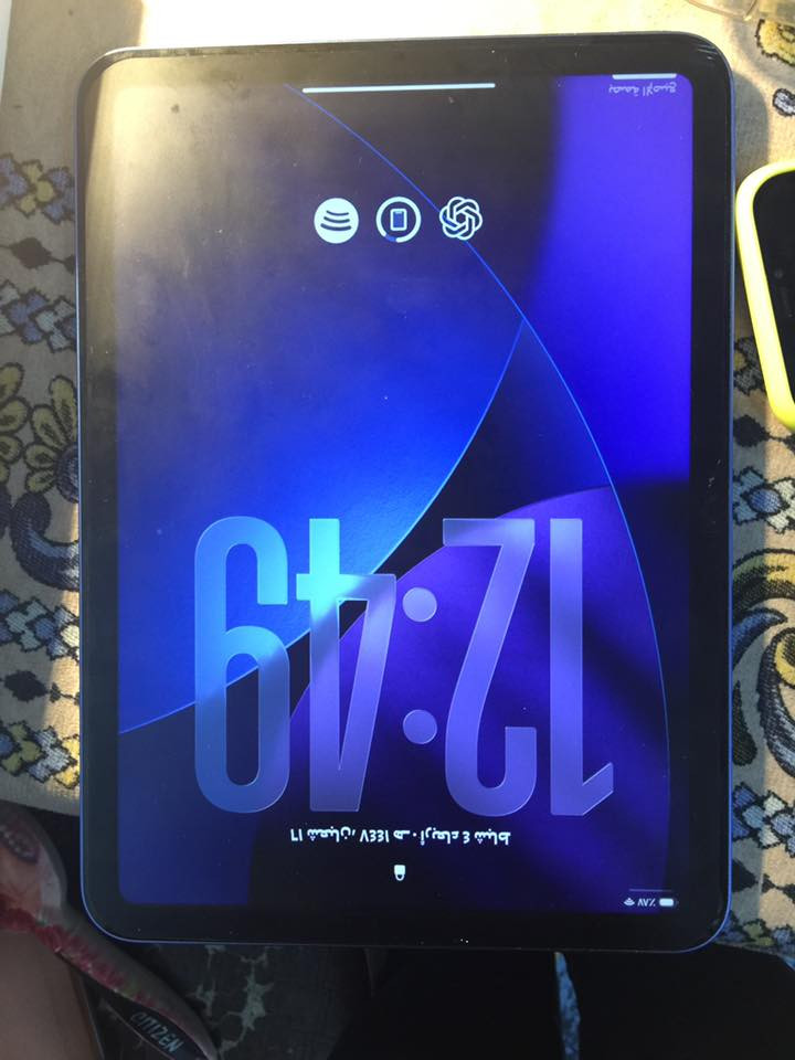 ايباد 10
64 

جهاز نضيف 

بطارية قبل شهرين 100

كارتون وشاحنته وياه

الشاشه بيها شخطين ما يبينون كلش 

سعر 325

***********
