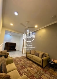 للايجــــــــــــار ✅ . بيت طابقين مؤثث للايجار في حي الخضراء بناء حدي...