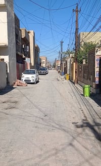 للبيع فقط بيت مساحه ١٠٠متر وجه ٥متر ونزال ٢٠ بناء مسلح طابق واحد بسم و...