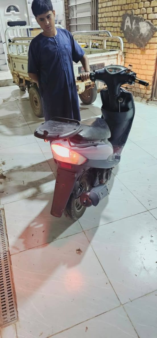 السلام عليكم 
دراجه ماكس عدله 
كامله من كلشي 
مكينه ما مفتوحه (بلاد)
أوراق(مو ادوات)
كفرات اضافيه والبلاد وياه 
شرط الفحص تجي تفحص وتاخذ 
السعر 850وبيه مجال للشرايه وللجيه هماتين اله 
***********
مكلف بل منشور
