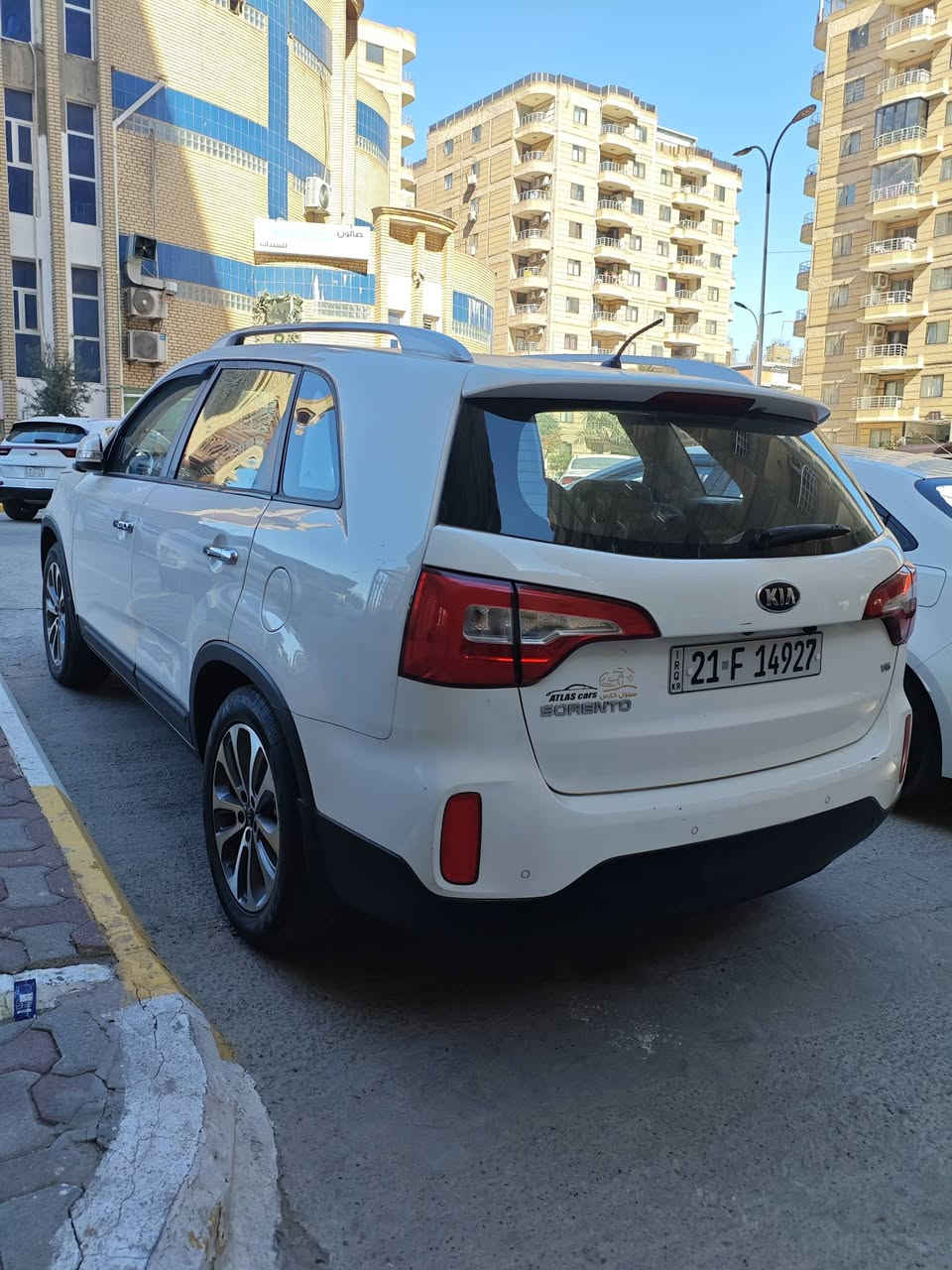 السلام عليكم
سورينتو 2103 شكل 2015 خليجي، 6 سلندر 3500 ما مفتوح ، 7 راكب، رقم شمالي باسمي تحويل ثاني يوم .
الرقم الجديد سنوية لغاية / 2030.

المواصفات: لون أبيض، بانوراما، كشن كهربائي، تحكم ستيرن، كروز سرعة، موسيقى الترحيب، لَد باب أمامي، بيبان بصمة، بصمتين تشغيل، نظام ECO، حدادية جديدة، اطارات جديدة، فانين محرك + فان تبريد، تبريد 3 قطع، دوشمة جلد وتغليف، شاشة لمس، لَد أمامي أبيض ولايت زينون ومرايات شفط .

:- بيها اربع قطع صبغ 
. عداد السيارة: 140 ألف
 السعر 167 وبيها مجال . 
السيارة للبيع فقط مكان السيارة بغداد 
***********
